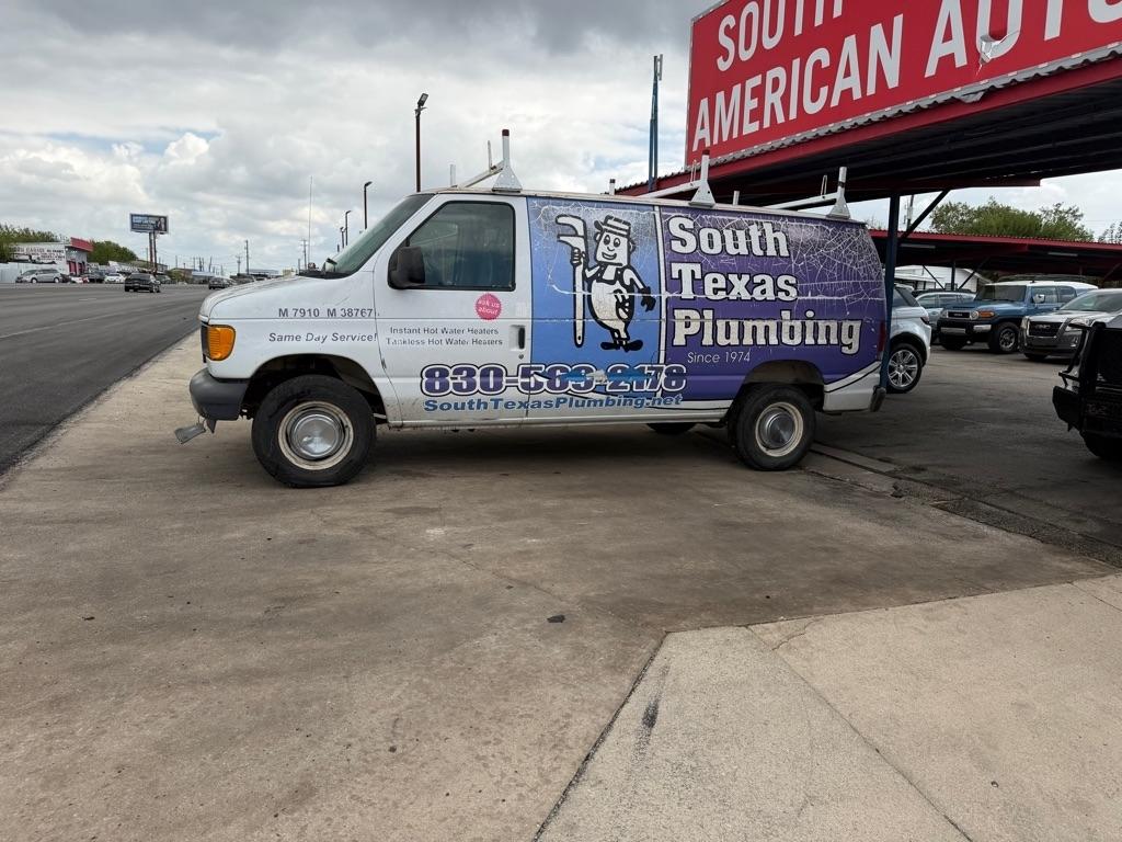 Ford Econoline E-250 2005
