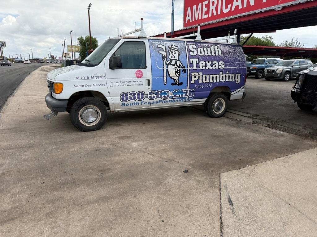 Ford Econoline E-250 2005