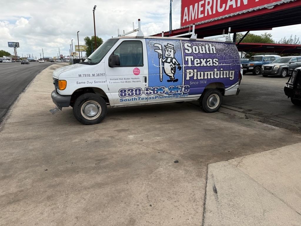 Ford Econoline E-250 2005