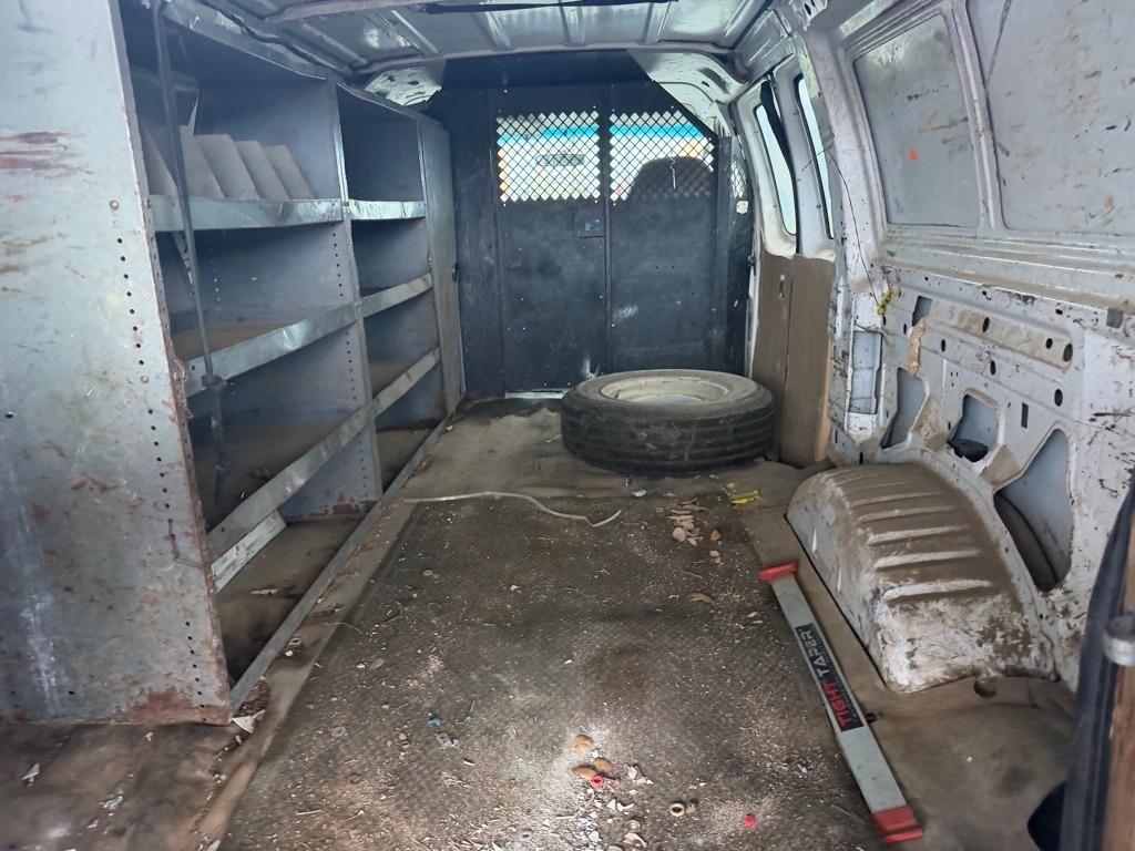 Ford Econoline E-250 2005