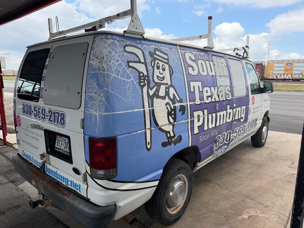 Ford Econoline E-250 2005