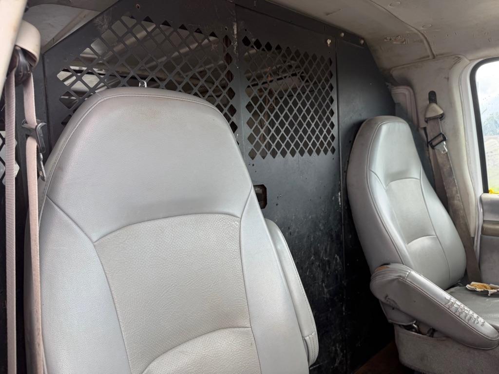 Ford Econoline E-250 2005
