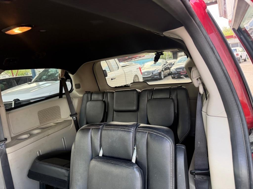 Dodge Grand Caravan photo 9