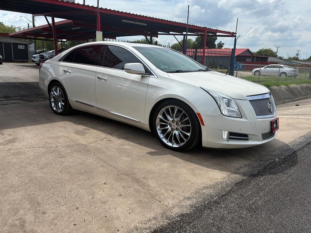 Cadillac XTS photo 2