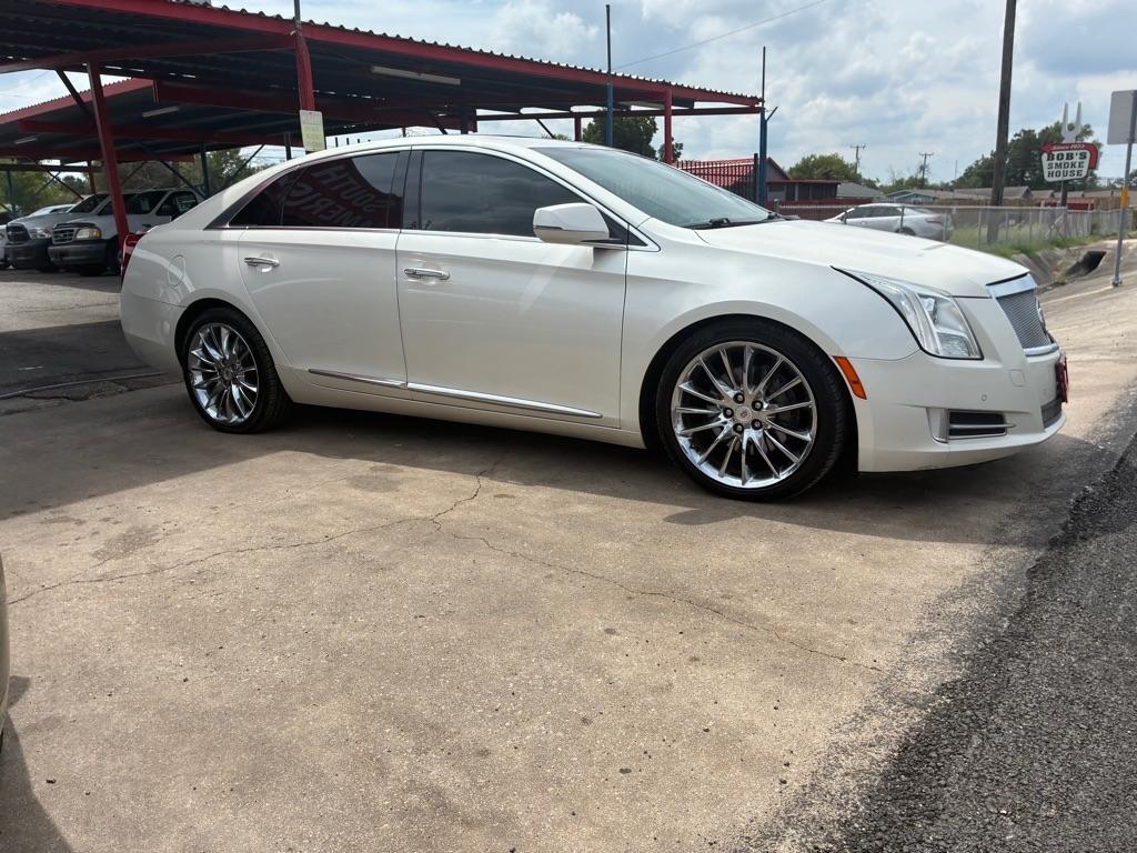 Cadillac XTS photo 3