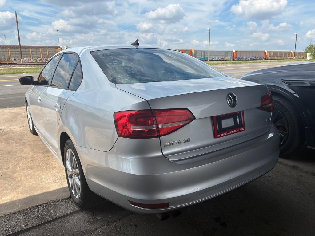 Volkswagen Jetta SE 6A 2015