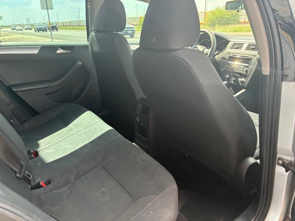Volkswagen Jetta SE 6A 2015