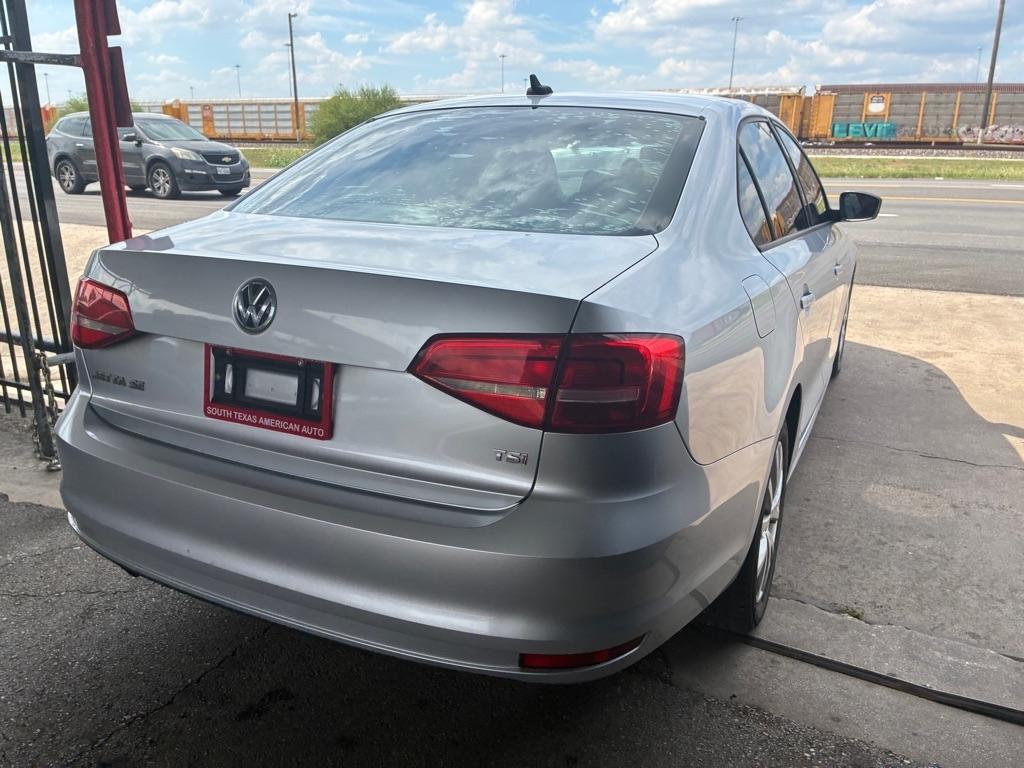 Volkswagen Jetta SE 6A 2015