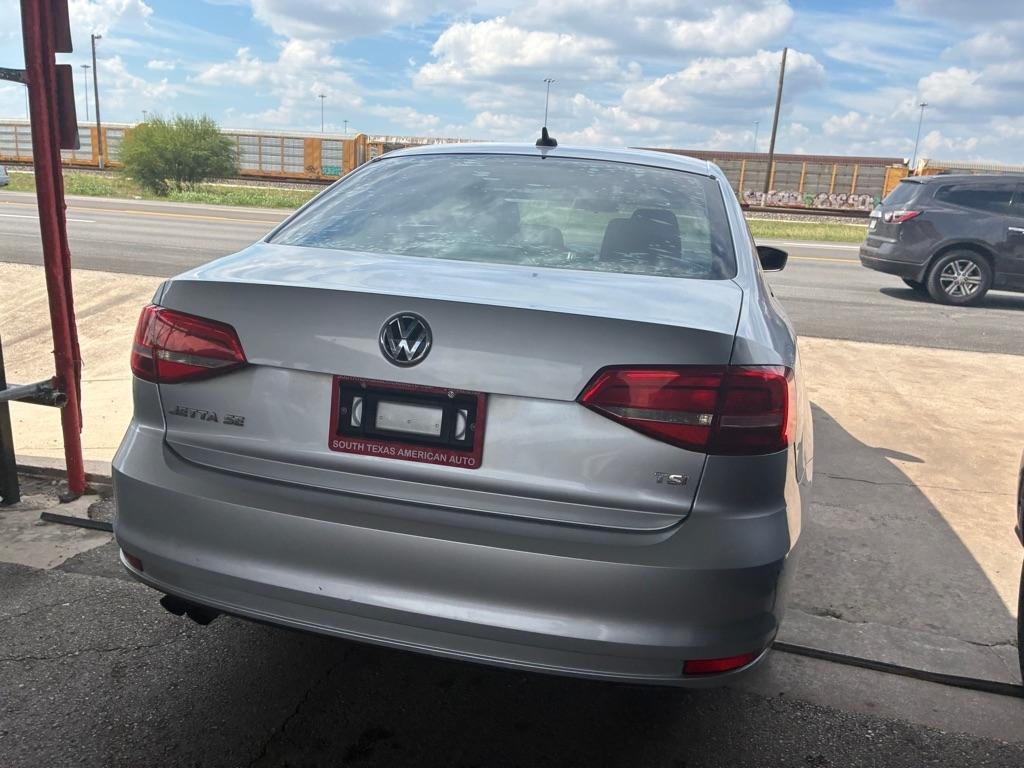 Volkswagen Jetta SE 6A 2015
