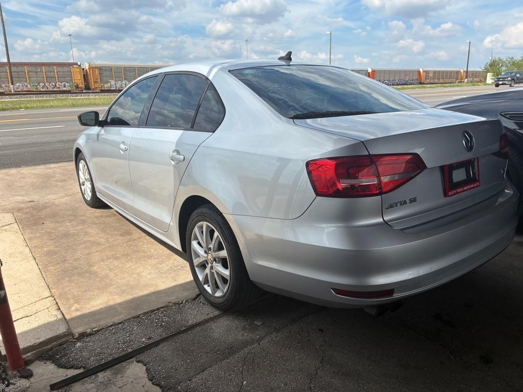 Volkswagen Jetta SE 6A 2015