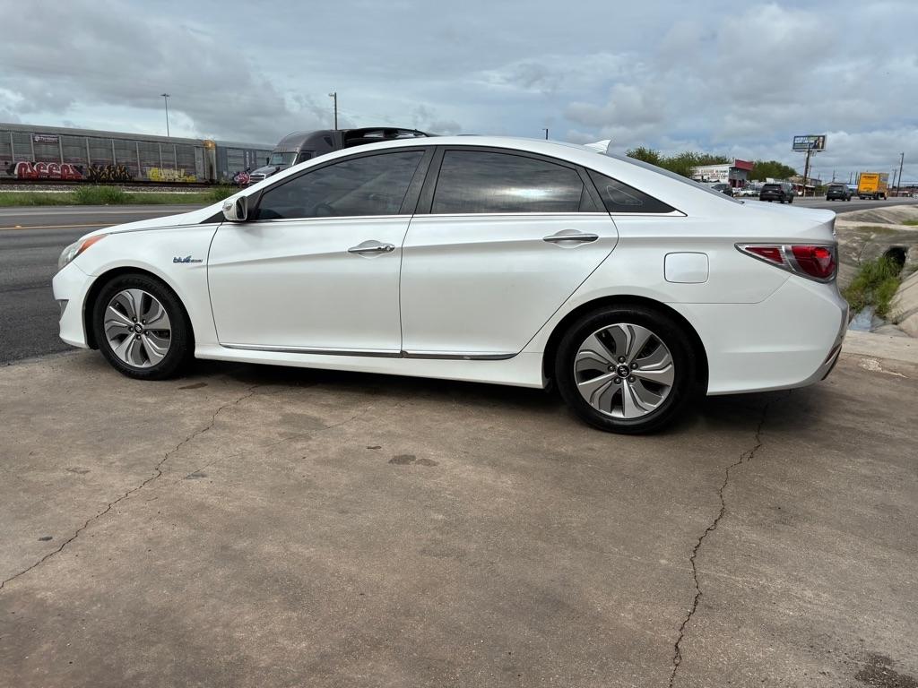 Hyundai Sonata Hybrid Sedan 2013