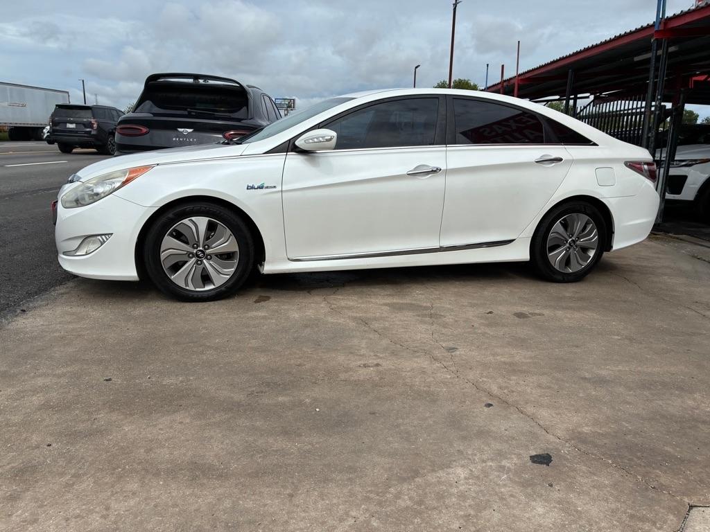 Hyundai Sonata Hybrid Sedan 2013