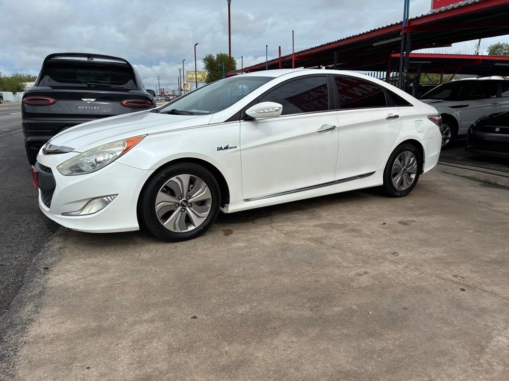 Hyundai Sonata Hybrid Sedan 2013