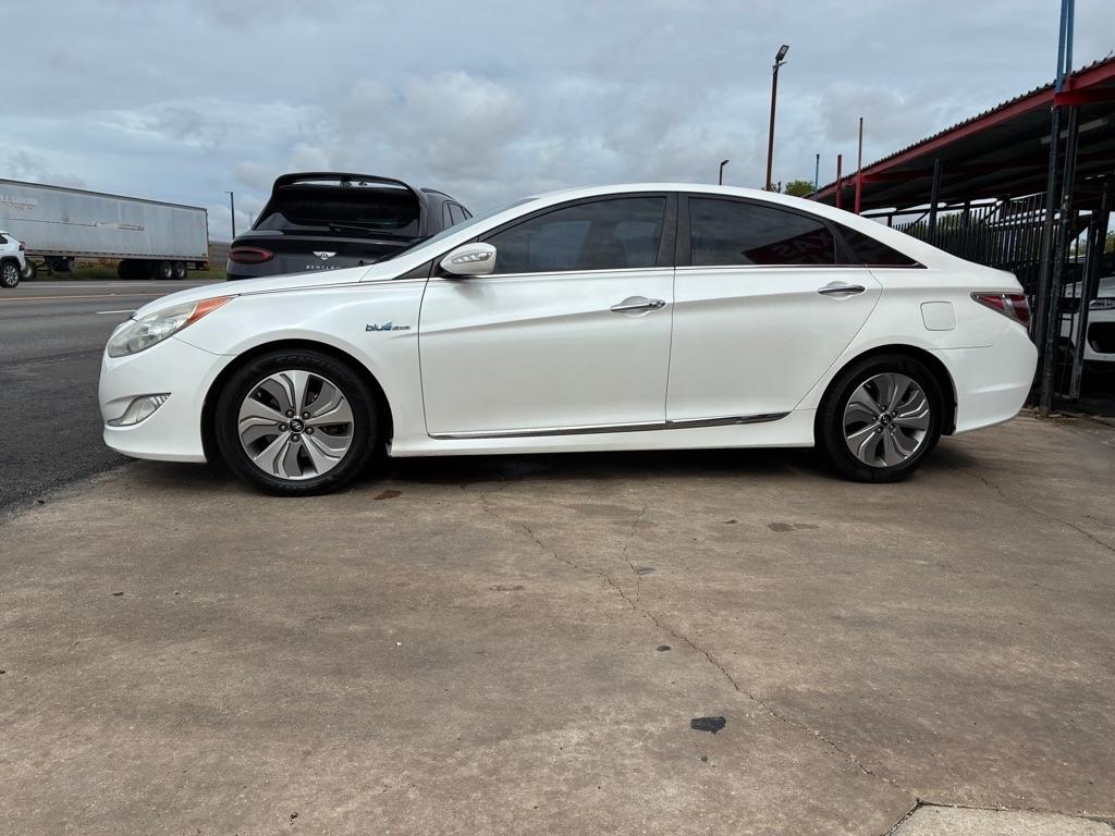 Hyundai Sonata Hybrid Sedan 2013