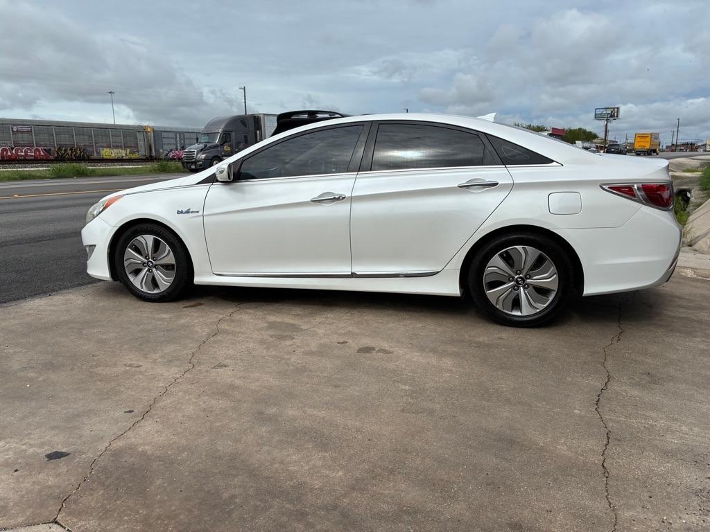 Hyundai Sonata Hybrid Sedan 2013