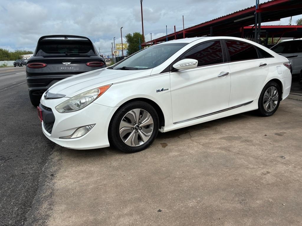 Hyundai Sonata Hybrid Sedan 2013