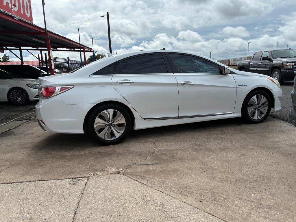 Hyundai Sonata Hybrid Sedan 2013