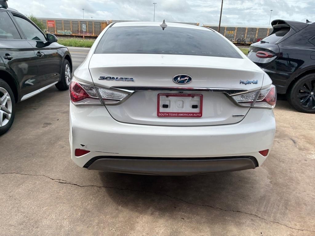 Hyundai Sonata Hybrid Sedan 2013