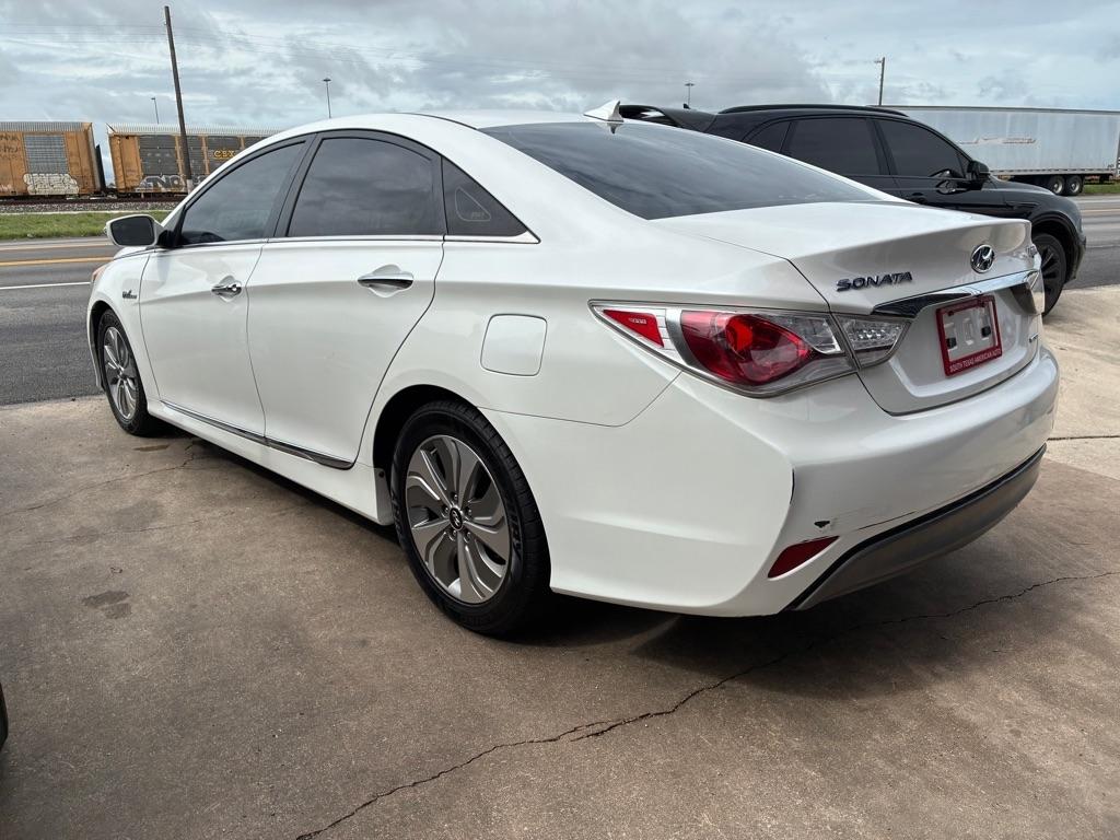 Hyundai Sonata Hybrid Sedan 2013