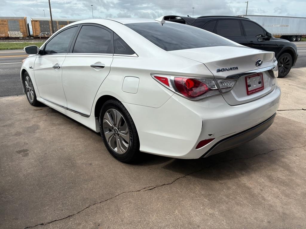 Hyundai Sonata Hybrid Sedan 2013