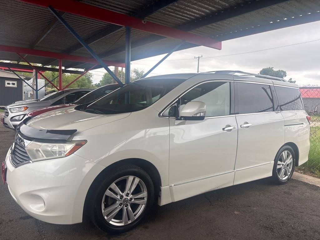 Nissan Quest photo 2