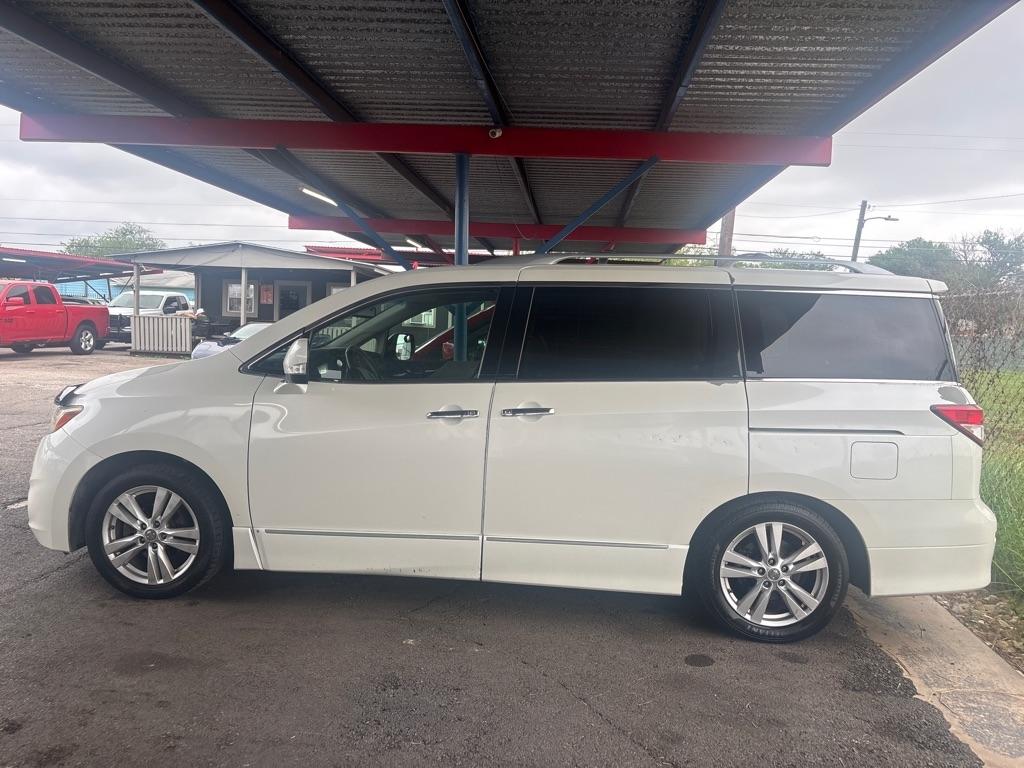 Nissan Quest photo 3