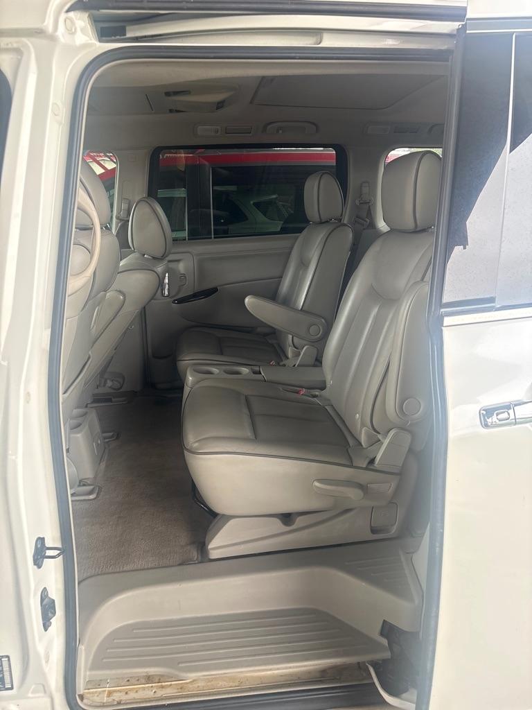 Nissan Quest photo 6