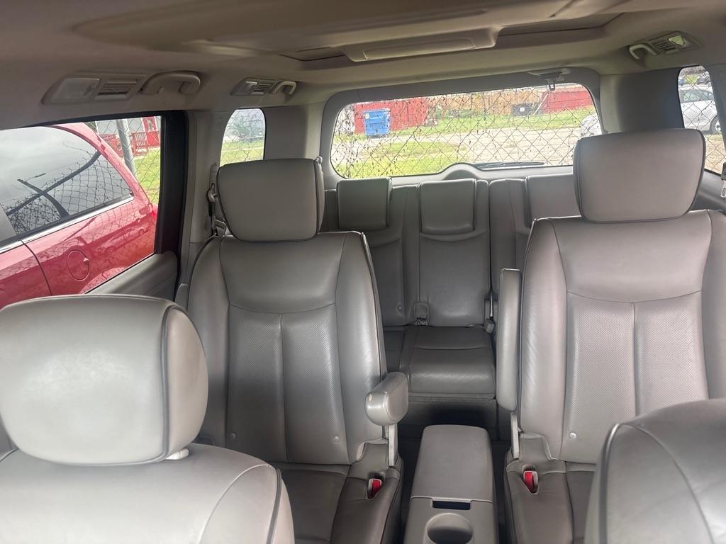 Nissan Quest photo 7