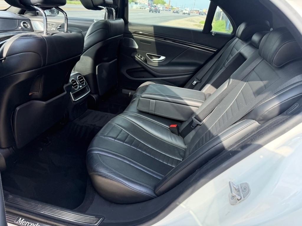 Mercedes-Benz S-Class S550 2015