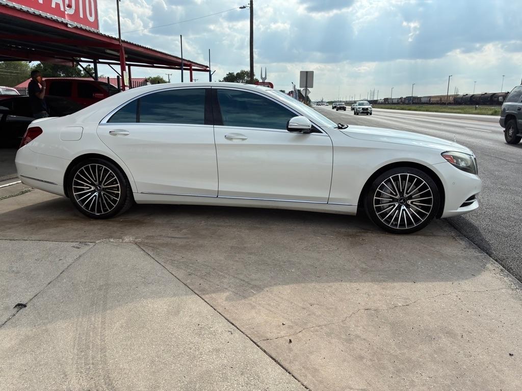 Mercedes-Benz S-Class S550 2015