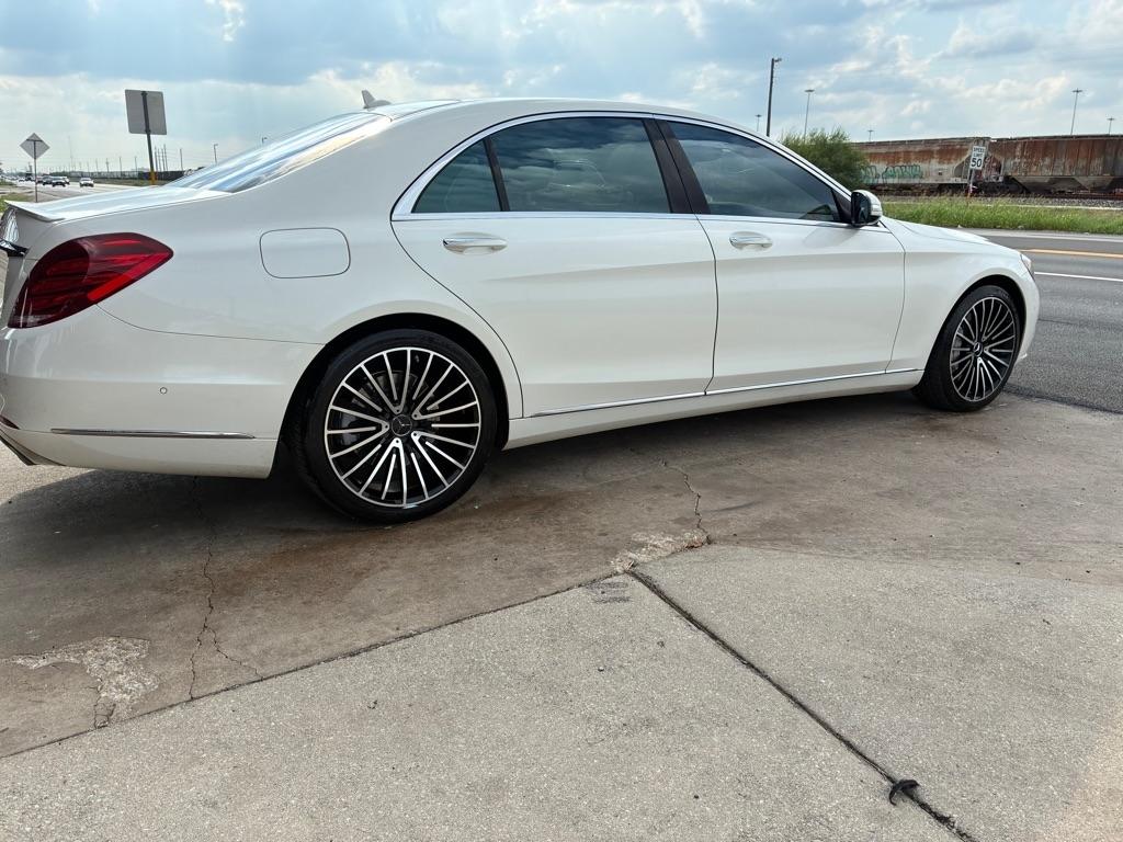 Mercedes-Benz S-Class S550 2015