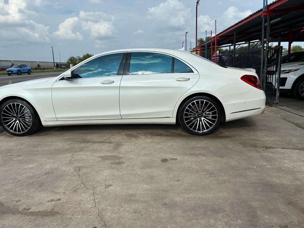 Mercedes-Benz S-Class S550 2015