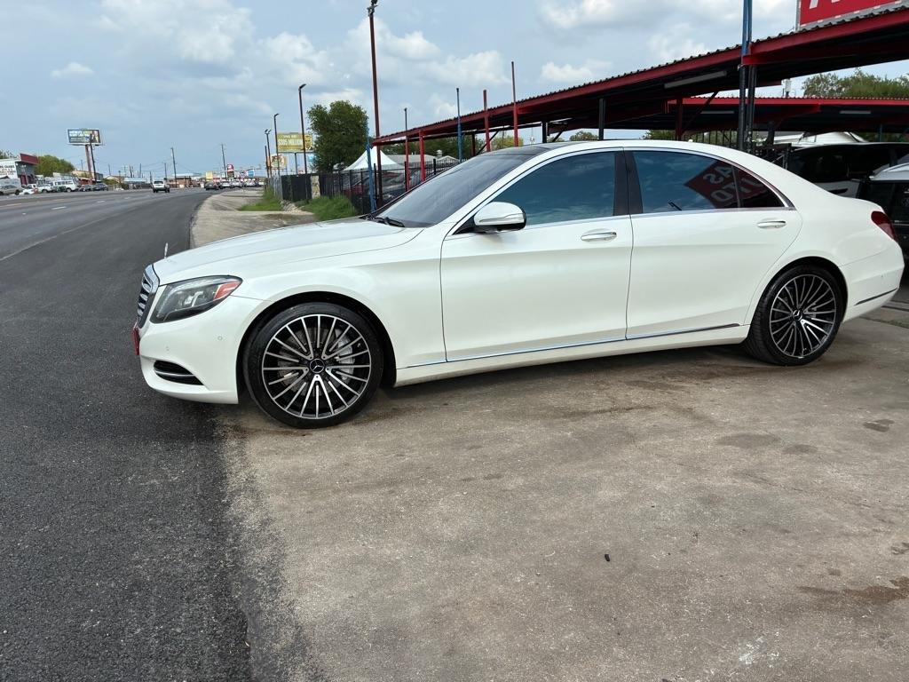 Mercedes-Benz S-Class S550 2015
