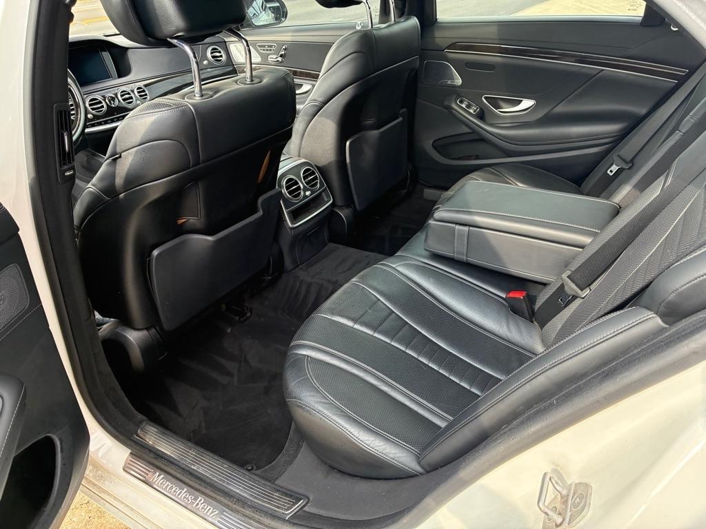 Mercedes-Benz S-Class S550 2015