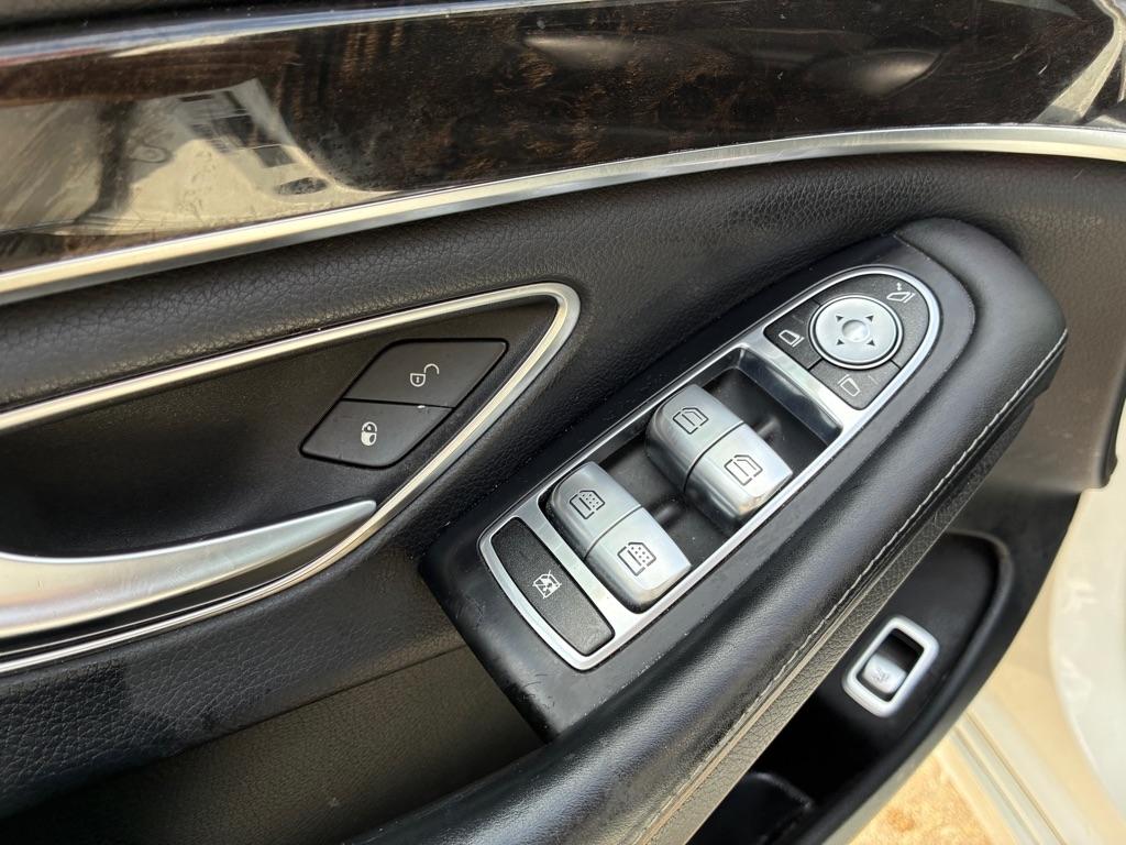 Mercedes-Benz S-Class S550 2015