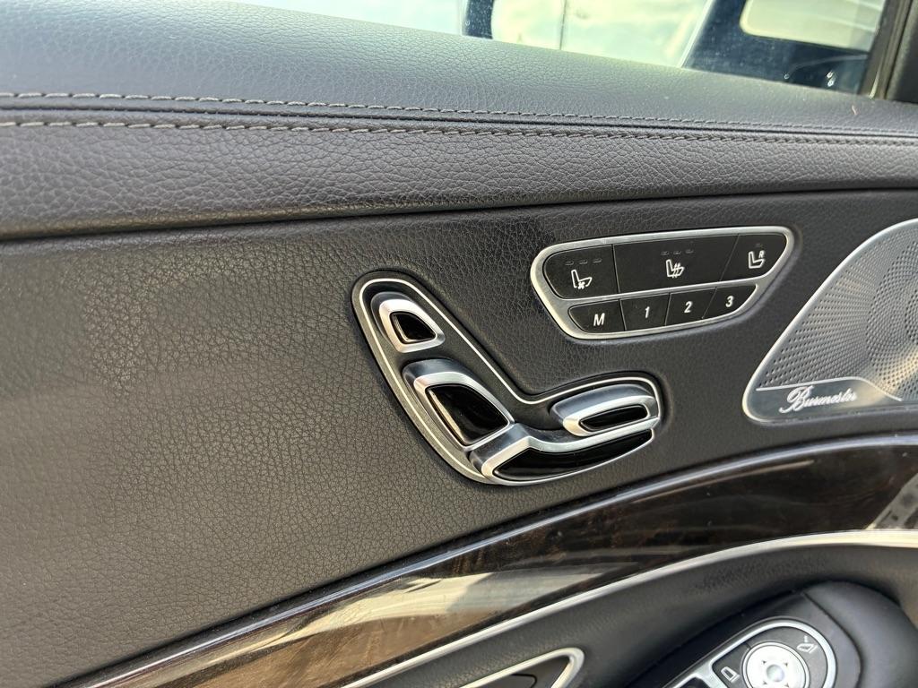 Mercedes-Benz S-Class S550 2015