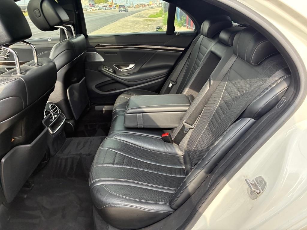 Mercedes-Benz S-Class S550 2015