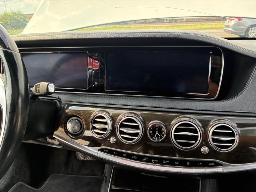 Mercedes-Benz S-Class S550 2015