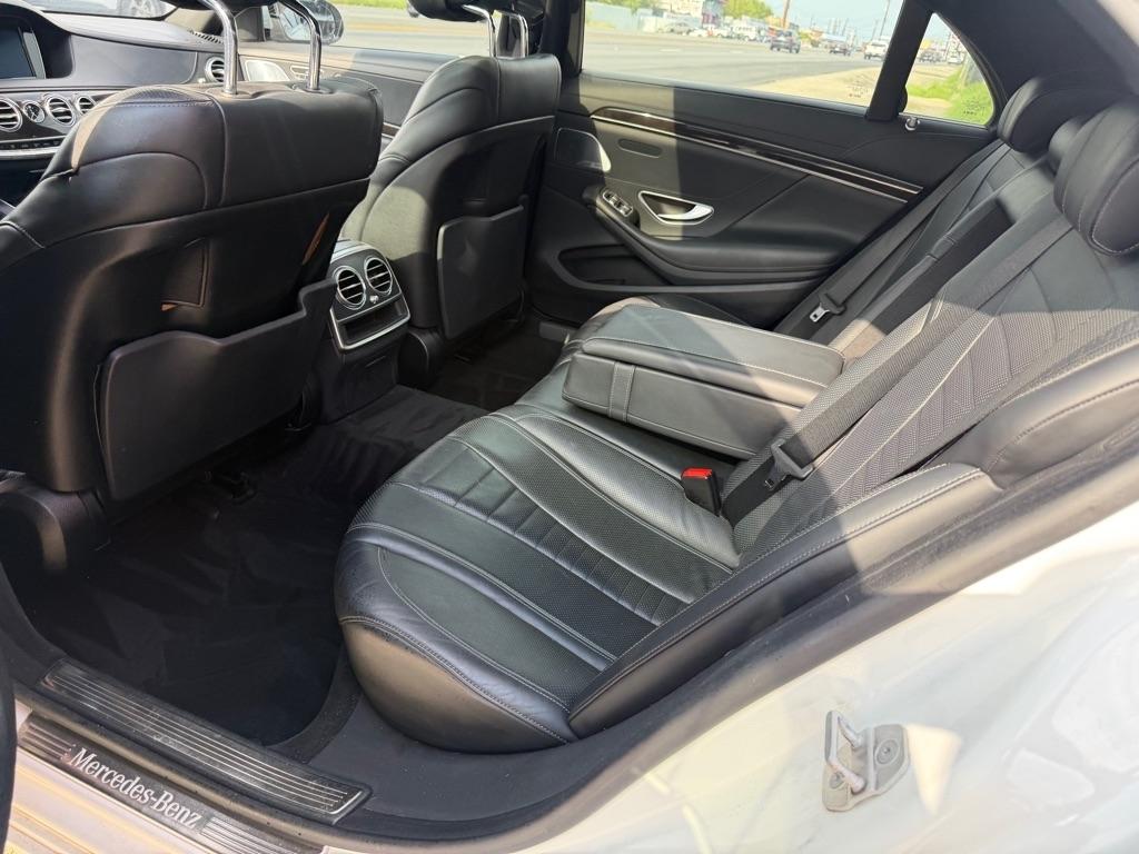 Mercedes-Benz S-Class S550 2015