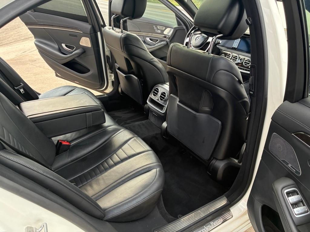 Mercedes-Benz S-Class S550 2015