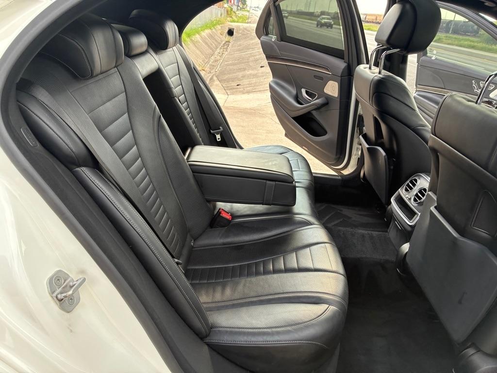 Mercedes-Benz S-Class S550 2015