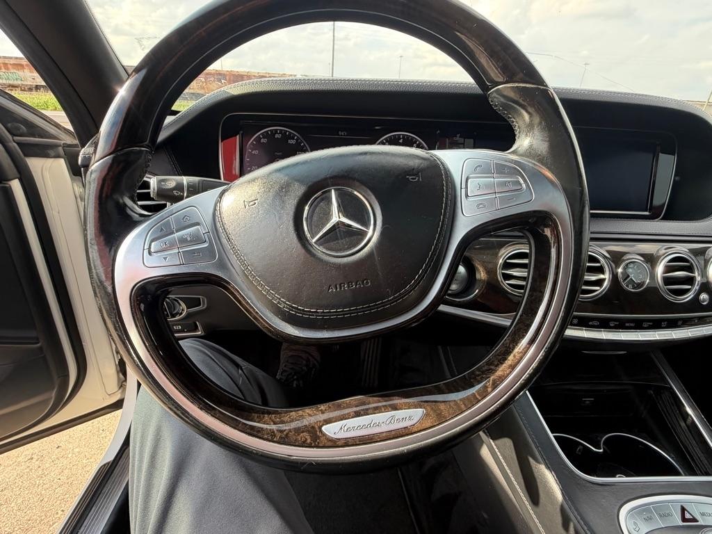 Mercedes-Benz S-Class S550 2015