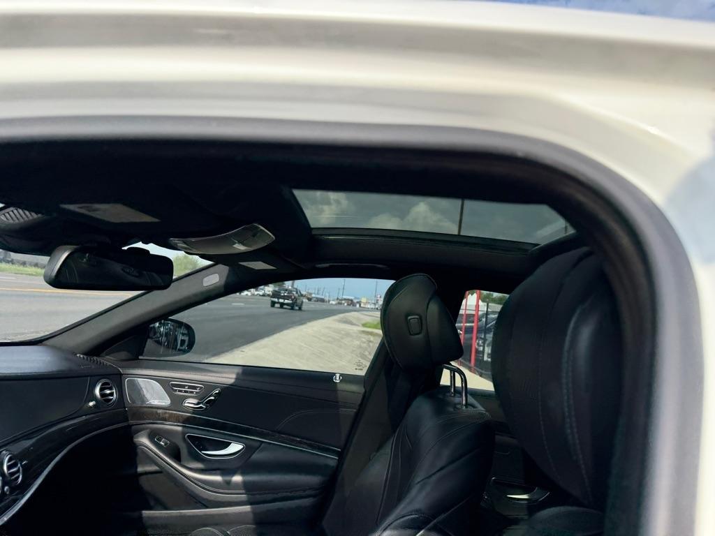 Mercedes-Benz S-Class S550 2015