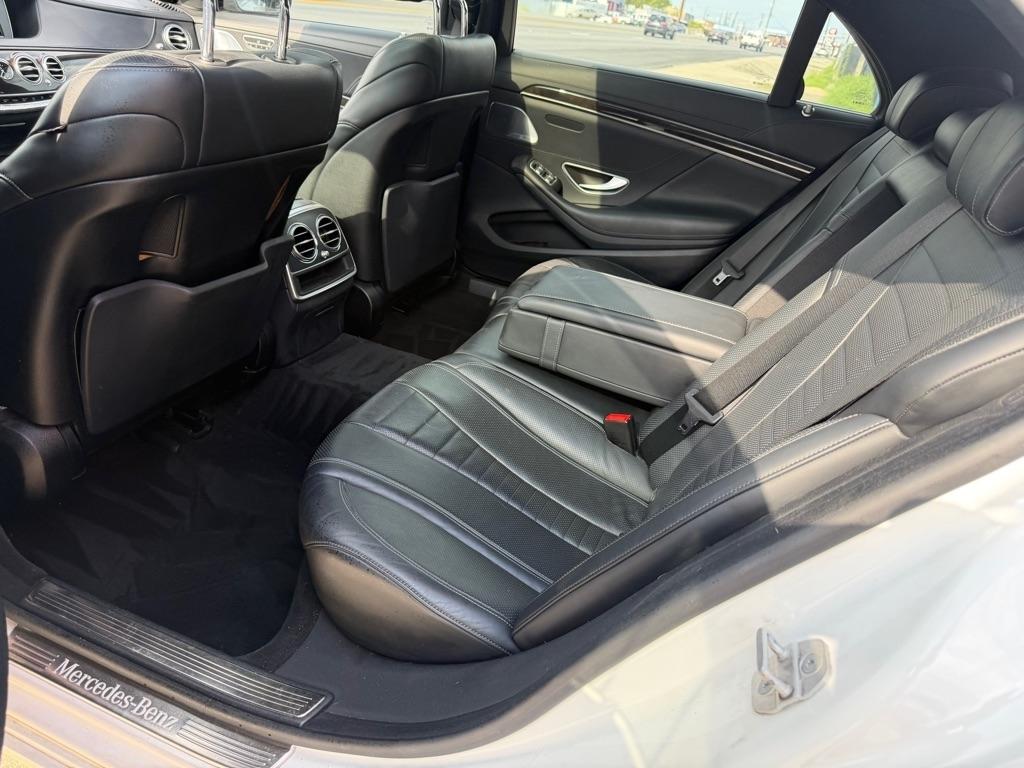 Mercedes-Benz S-Class S550 2015