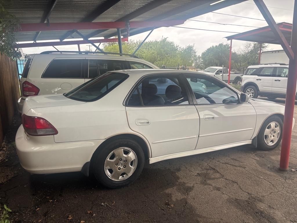 Honda Accord photo 2