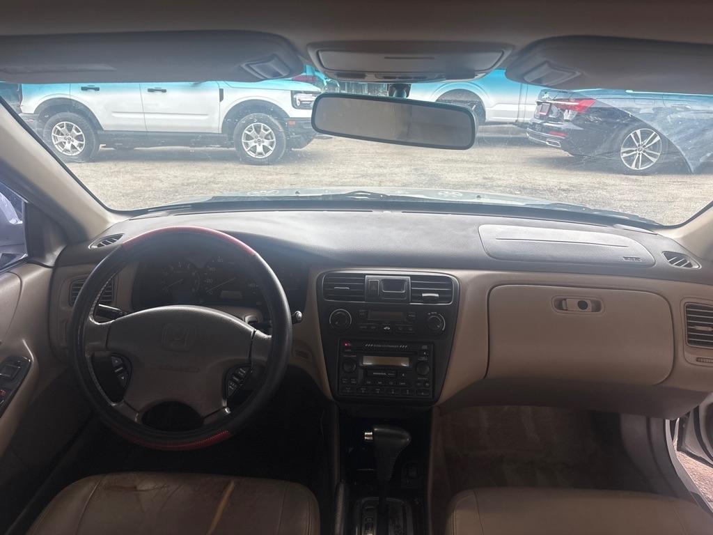 Honda Accord photo 5