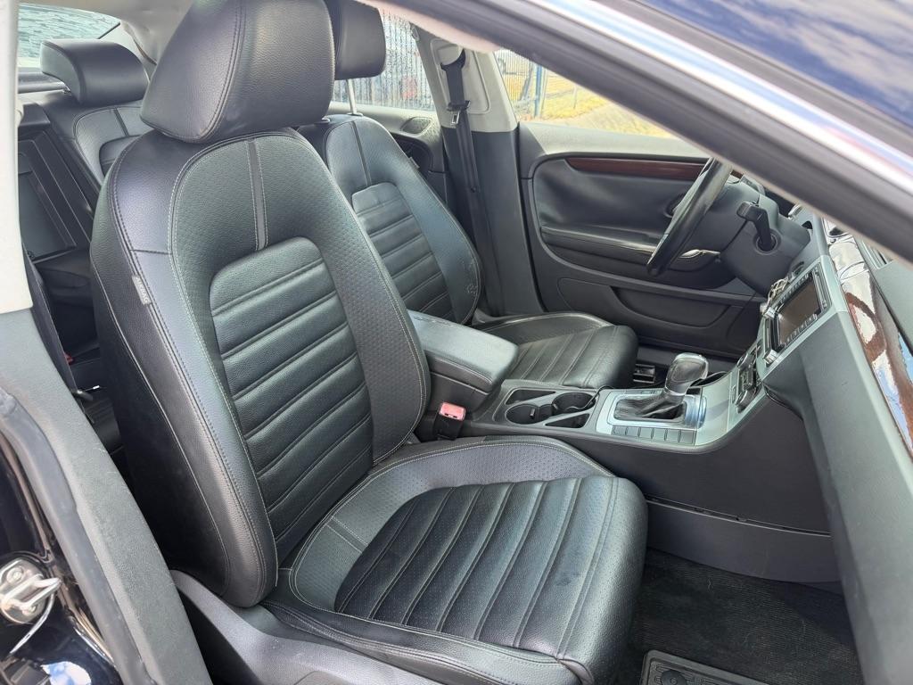 Volkswagen CC Lux PZEV 2012