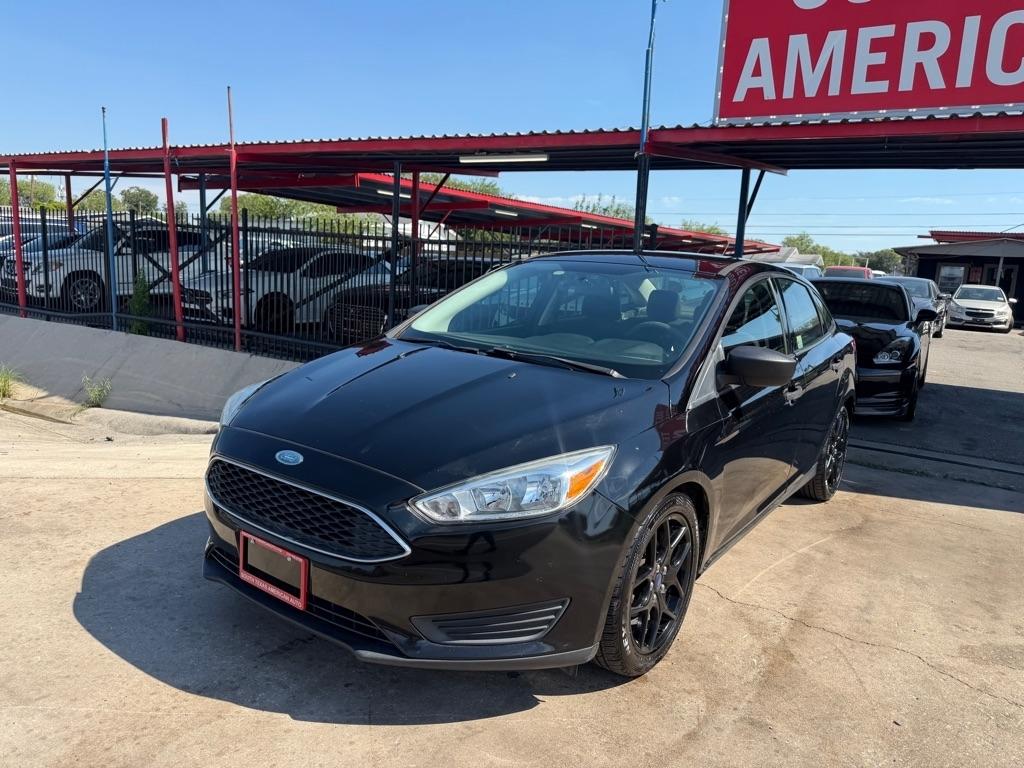 Ford Focus S Sedan 2018