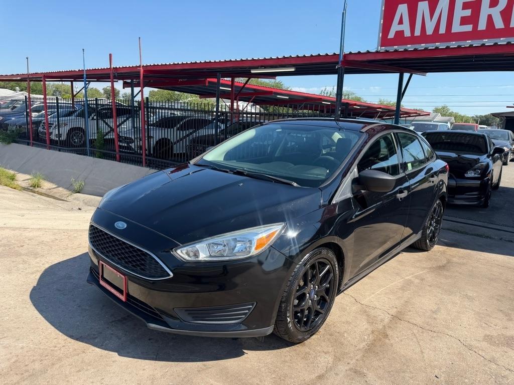 Ford Focus S Sedan 2018