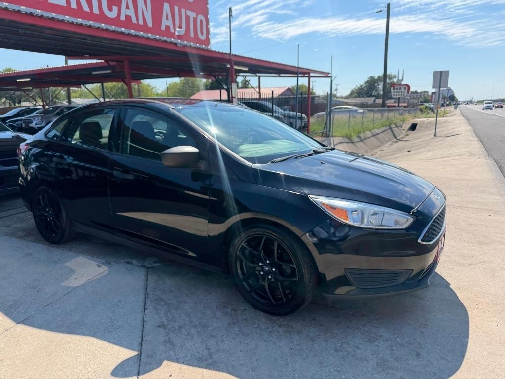Ford Focus S Sedan 2018